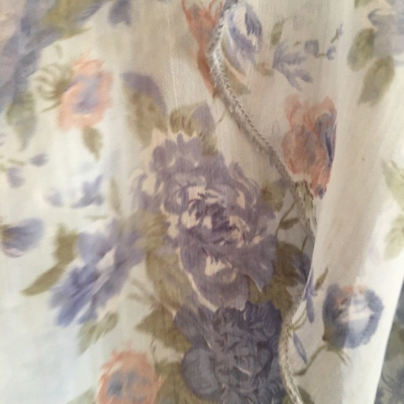 Tee bell sheer floral tank top - Picture 2 of 7